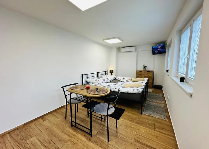 Utulny Apartman V Klidne Casti Benesova